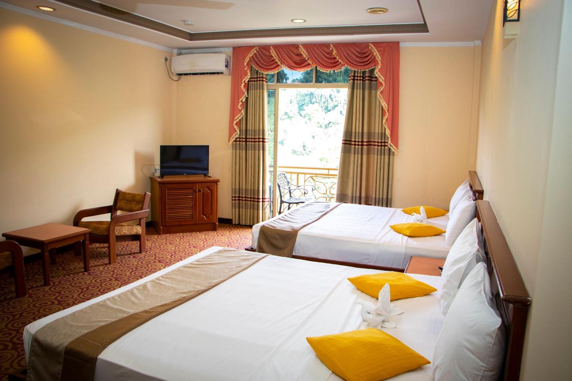 Hotel Lakefield Канди Екстериор снимка