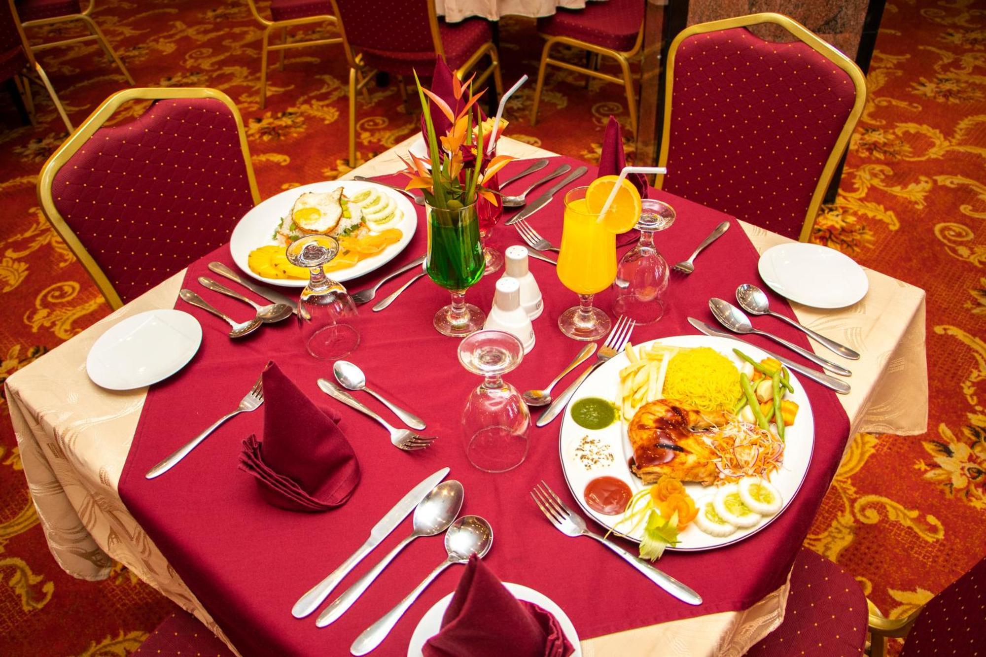Hotel Lakefield Канди Екстериор снимка