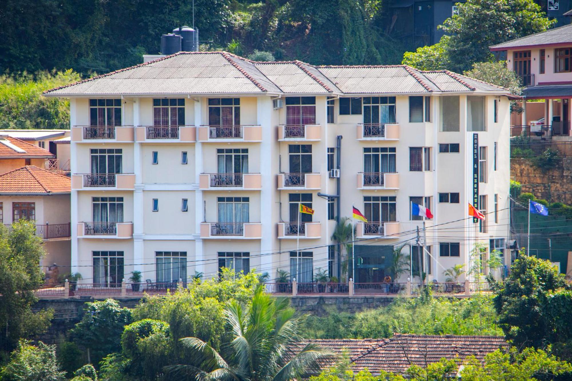 Hotel Lakefield Канди Екстериор снимка