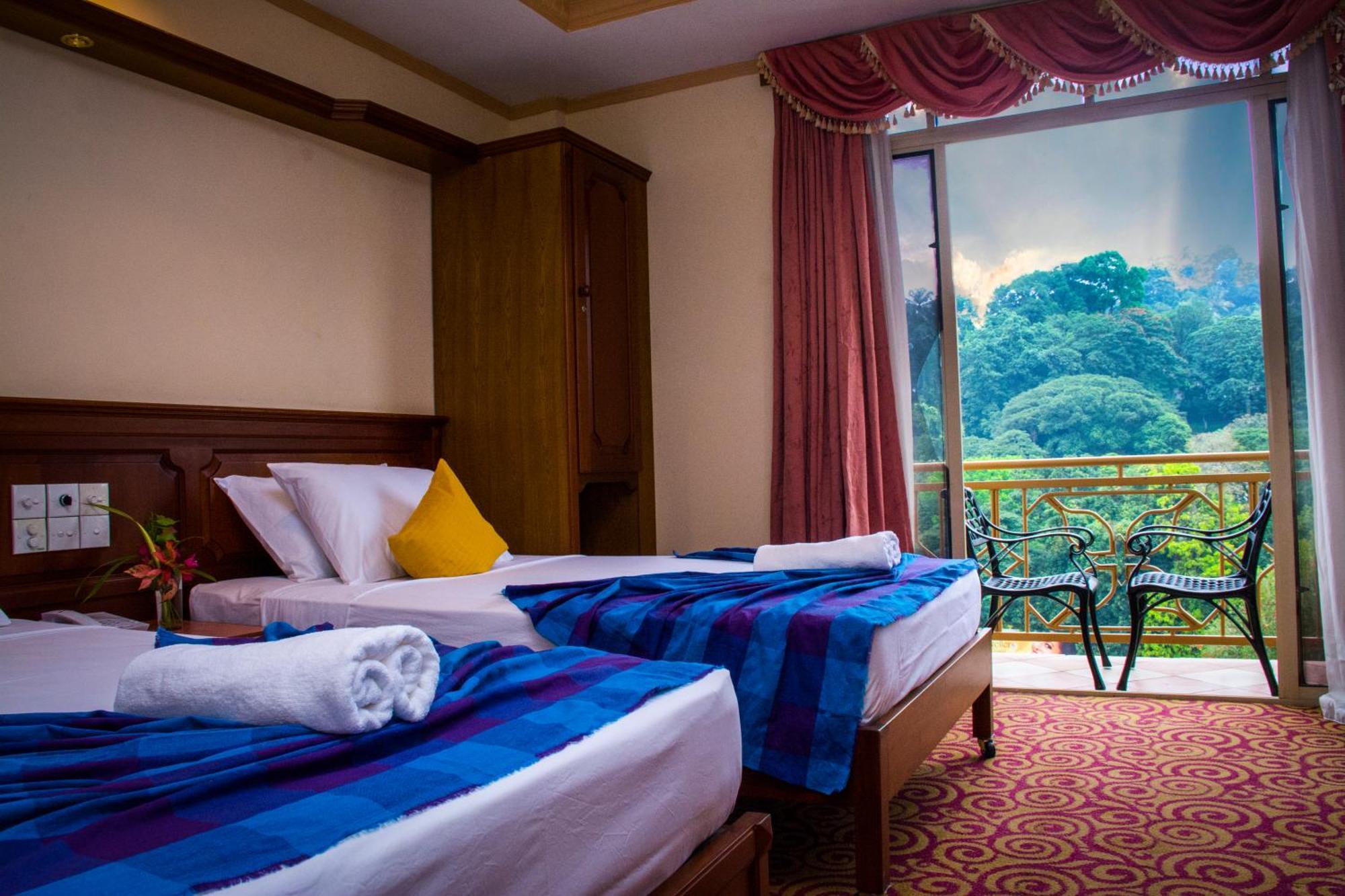 Hotel Lakefield Канди Екстериор снимка
